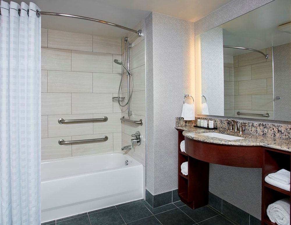 Suite, 2 Double Beds, Accessible, Bathtub