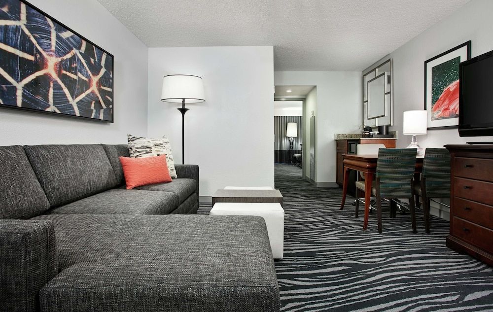 undefined Embassy Suites by Hilton Orlando Airport 2