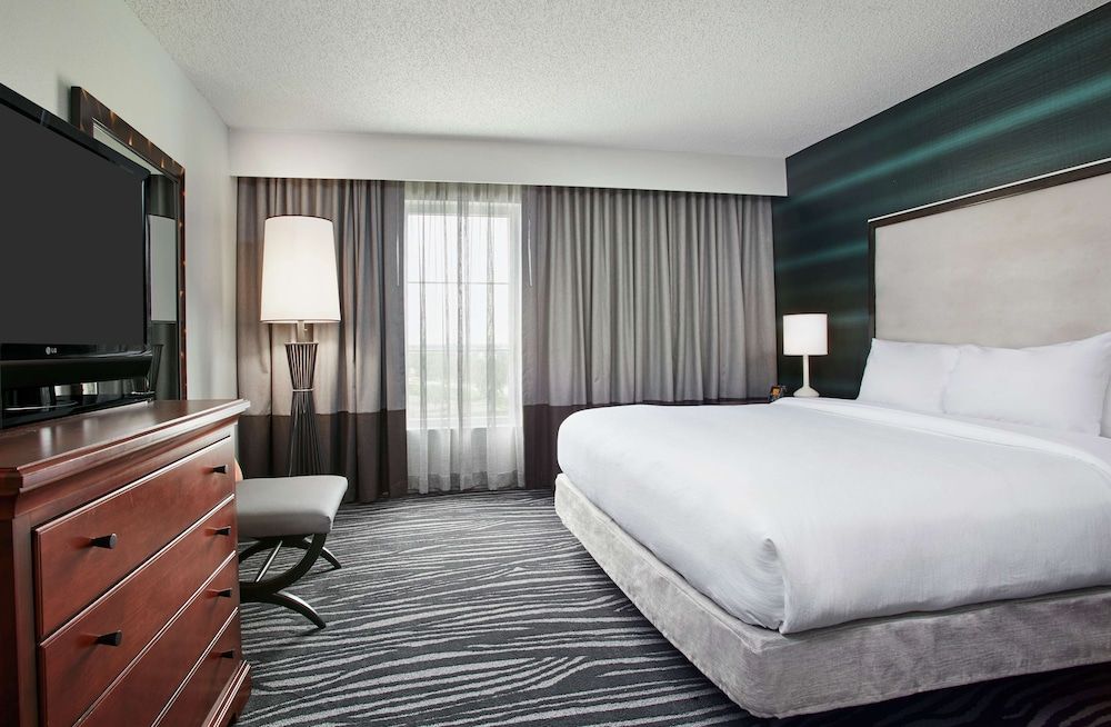 Embassy Suites by Hilton Orlando Airport Suite, 1 King Bed with Sofa bed 4