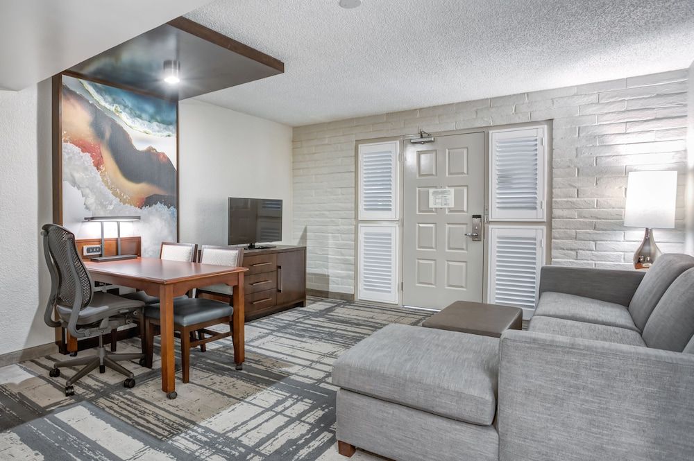 undefined Embassy Suites by Hilton Orlando International Dr Conv Ctr 9