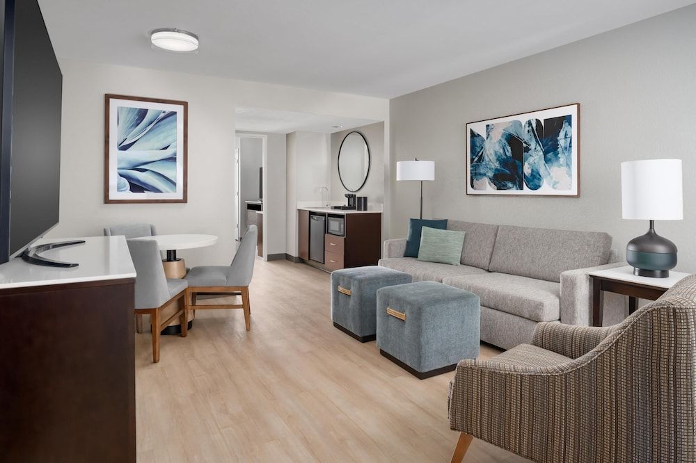 undefined Embassy Suites by Hilton Orlando Lake Buena Vista Resort 8