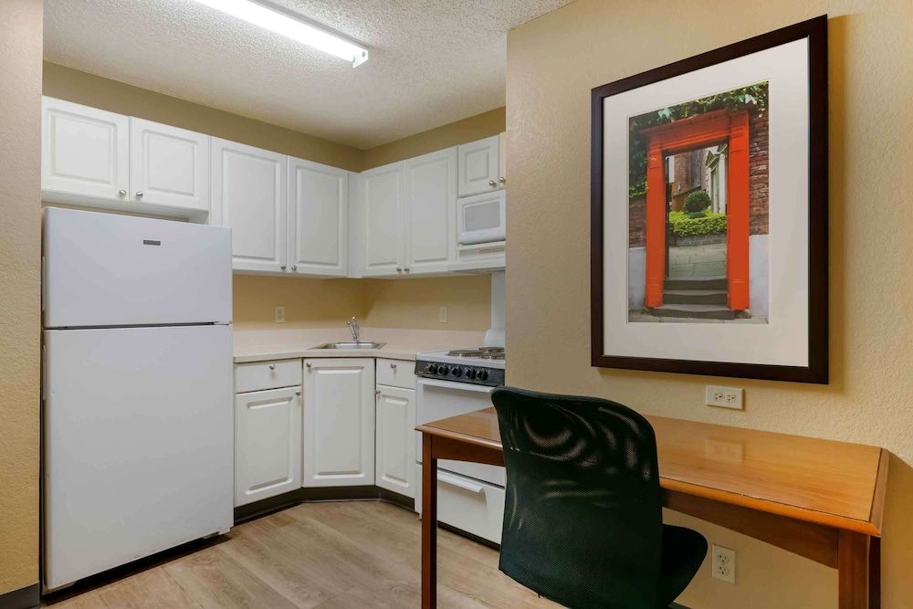 Extended Stay America Suites Orlando Conv Ctr 6443 Westwood Deluxe Studio, 1 Queen Bed with Sofa bed, Non Smoking 4