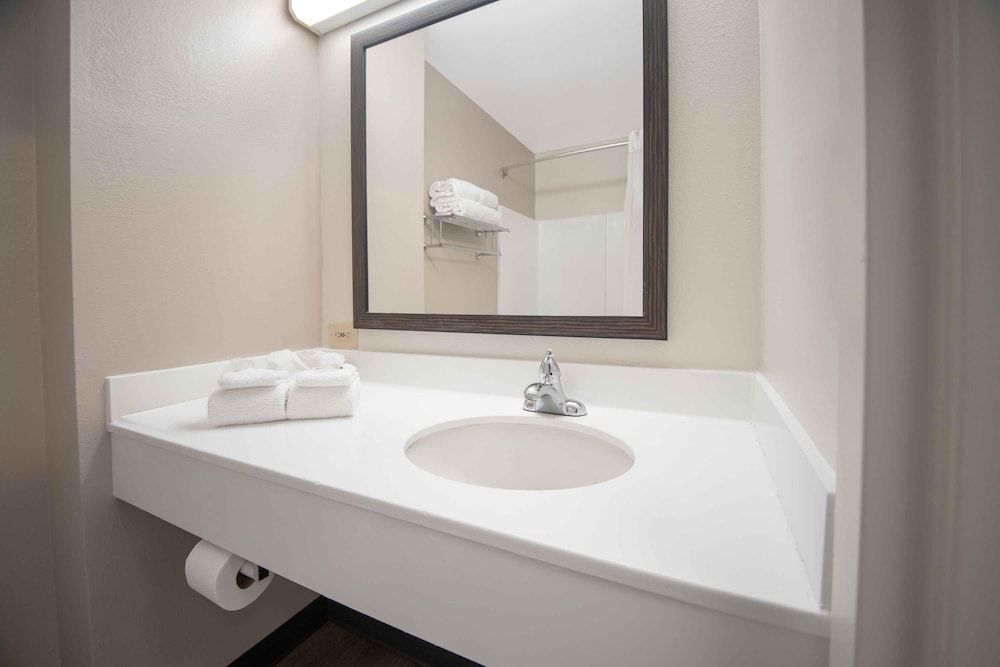 Extended Stay America Suites Orlando Conv Ctr Universal Blvd Deluxe Studio, 1 King Bed with Sofa bed, Non Smoking 4