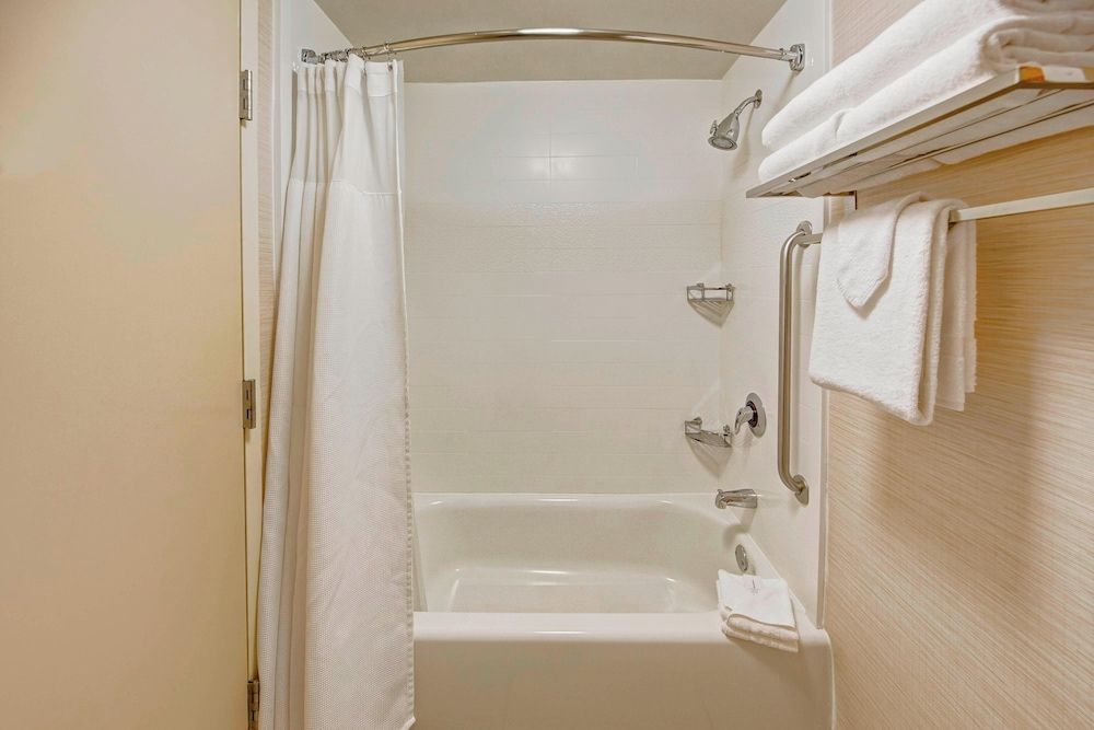 undefined Fairfield Inn & Suites by Marriott Near Universal Orlando 9