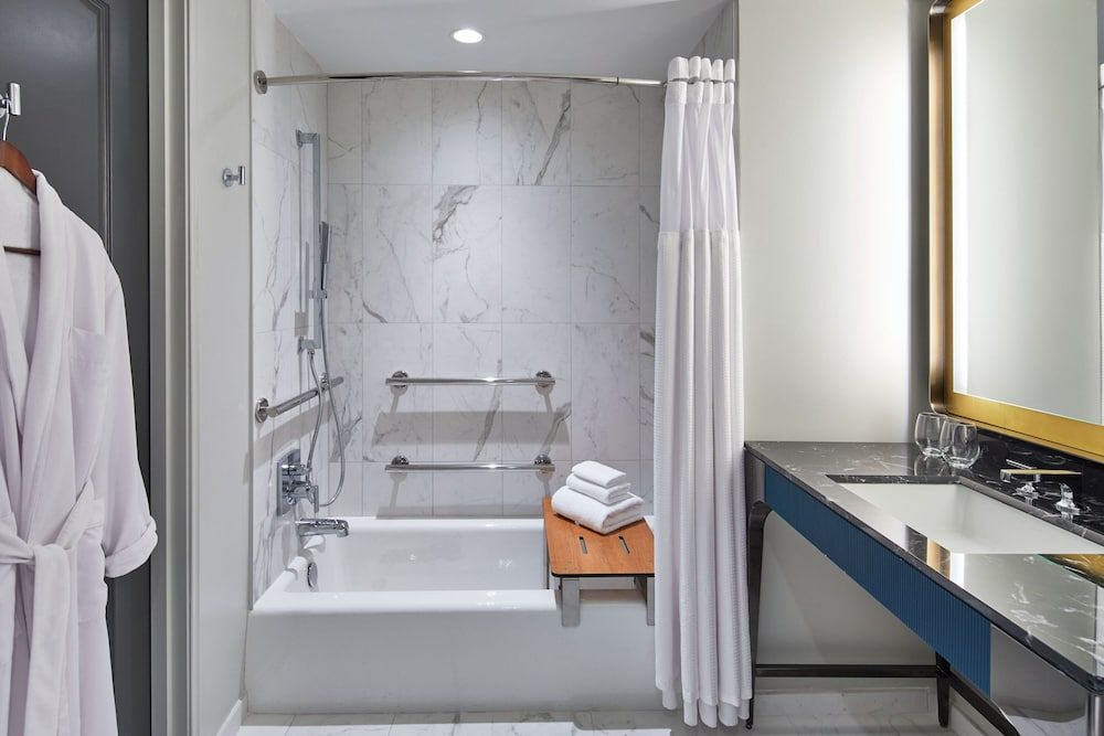 Grand Bohemian Orlando, Autograph Collection Room, 1 King Bed, Non Smoking 9