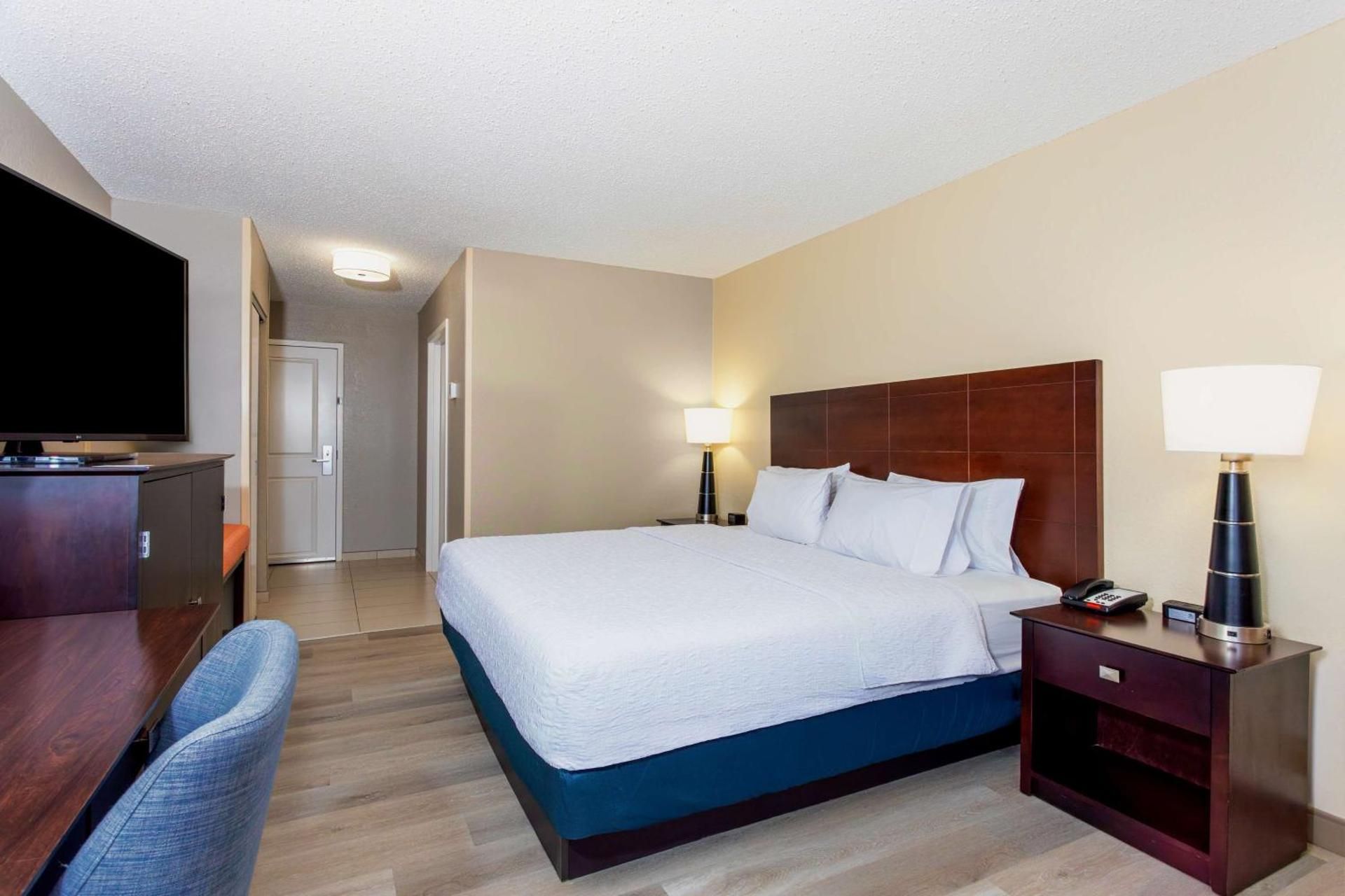 undefined Hampton Inn Orlando-International Airport 7