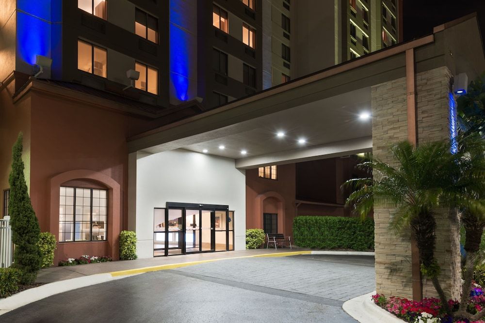 undefined Holiday Inn Express & Suites Nearest Universal Orlando by IHG 4