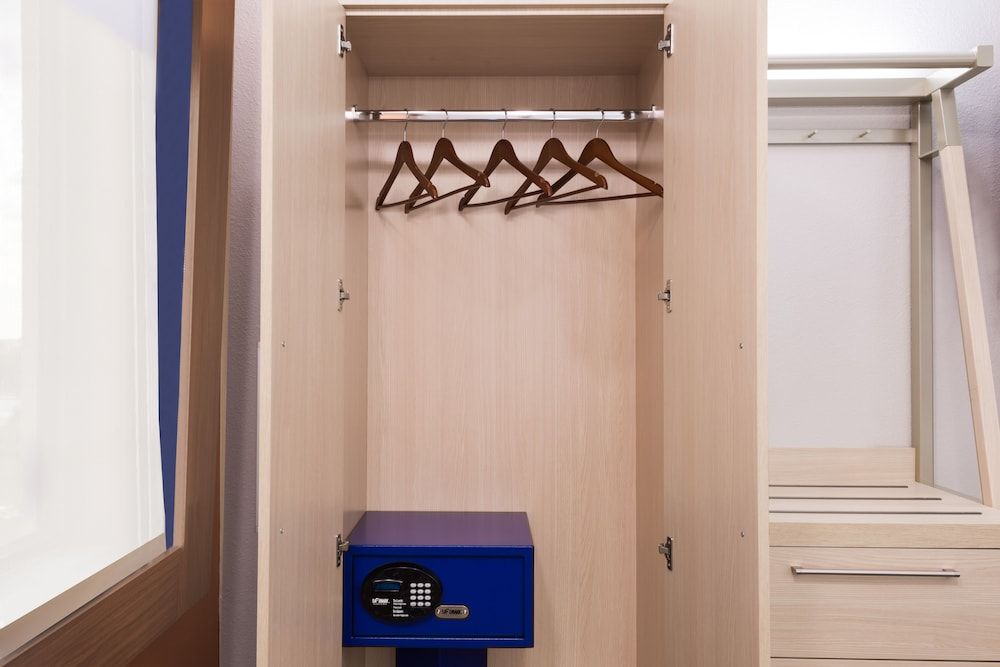 undefined Holiday Inn Express & Suites Nearest Universal Orlando by IHG 2