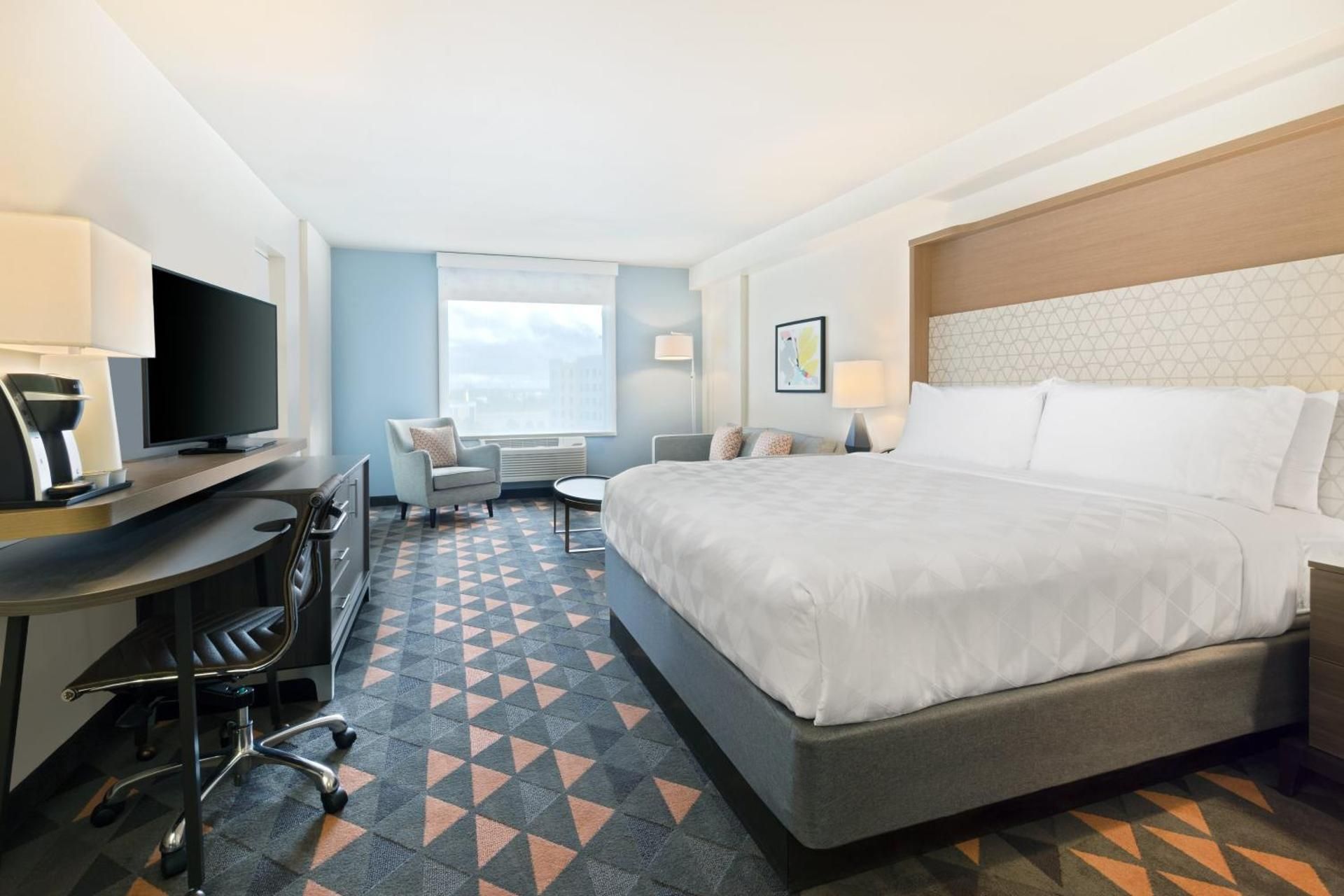 1 King Bed Suite High Floor