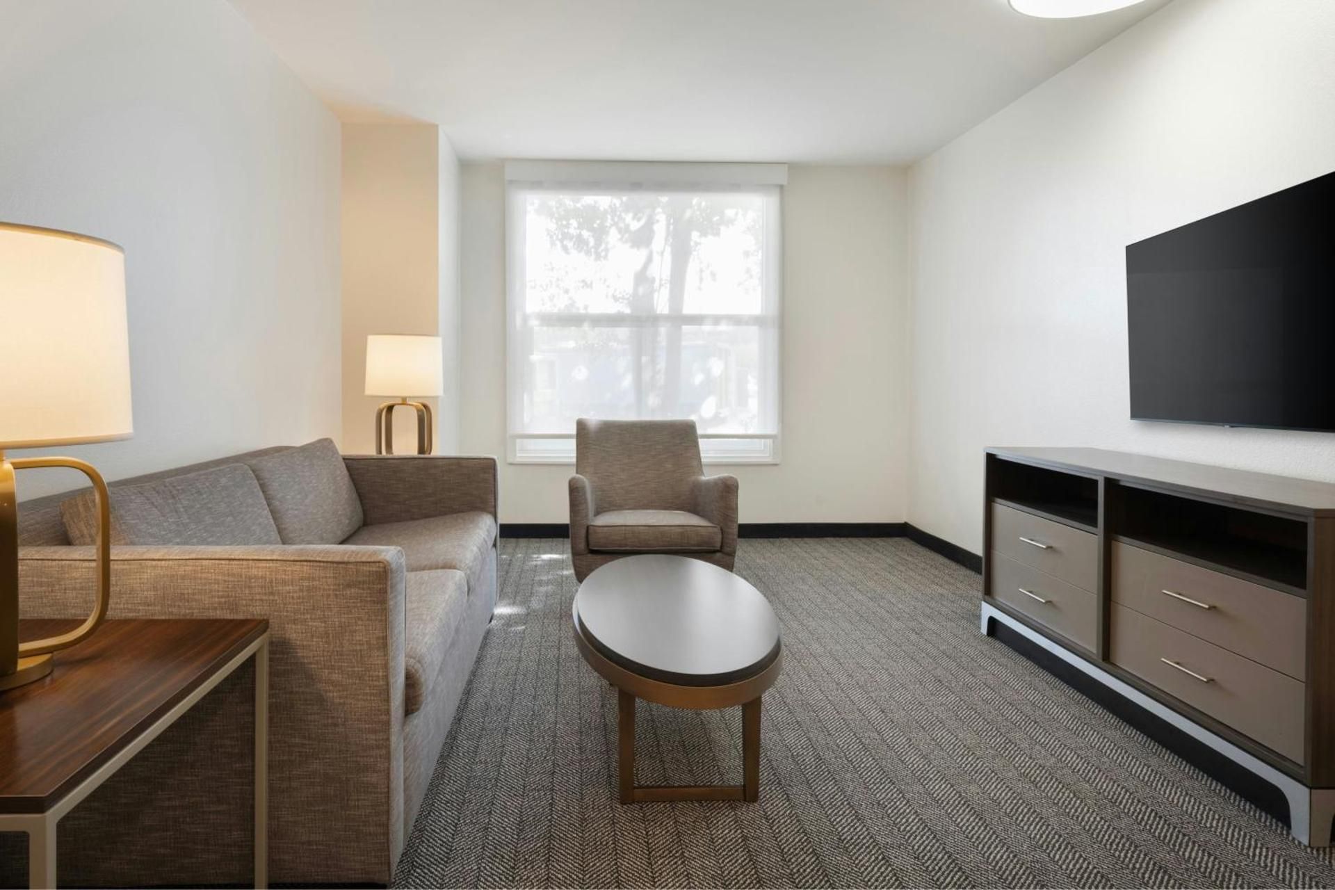 undefined Courtyard by Marriott across Universal Orlando 5