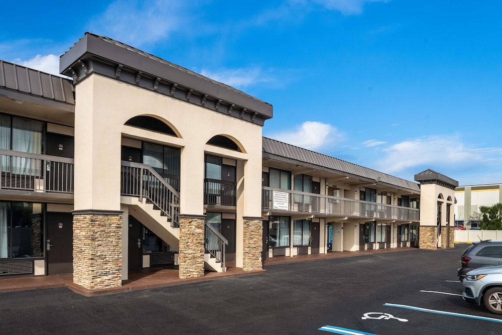 undefined Americas Best Value Inn Orlando 8