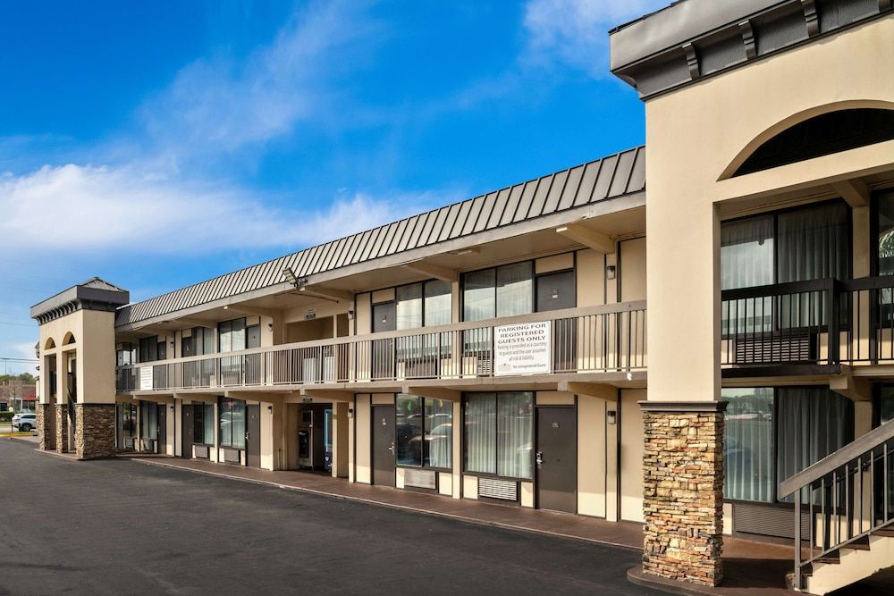 undefined Americas Best Value Inn Orlando 7