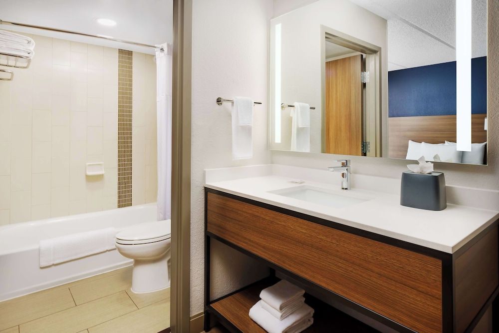 Hyatt Place across from Universal Orlando Resort Room (2 Queen Beds with Sofabed) 5