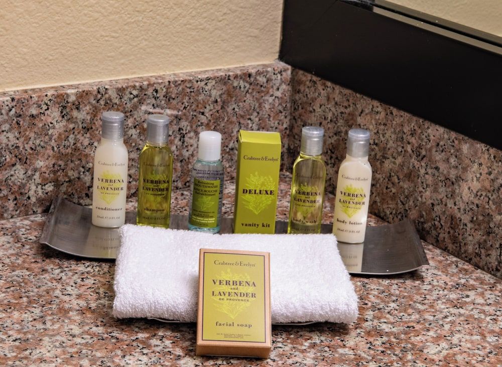 DoubleTree by Hilton Orlando Theme Park Resort Room, 2 Queen Beds, Accessible, Non Smoking (Roll-In Shower) 3