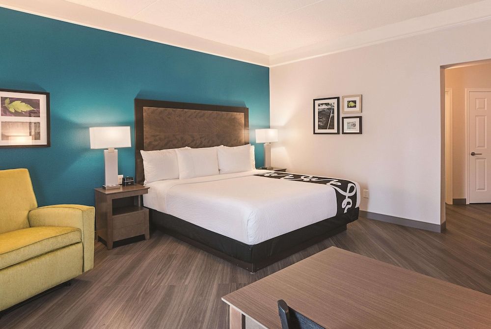 La Quinta Inn & Suites by Wyndham Orlando UCF Room, 1 King Bed, Non Smoking