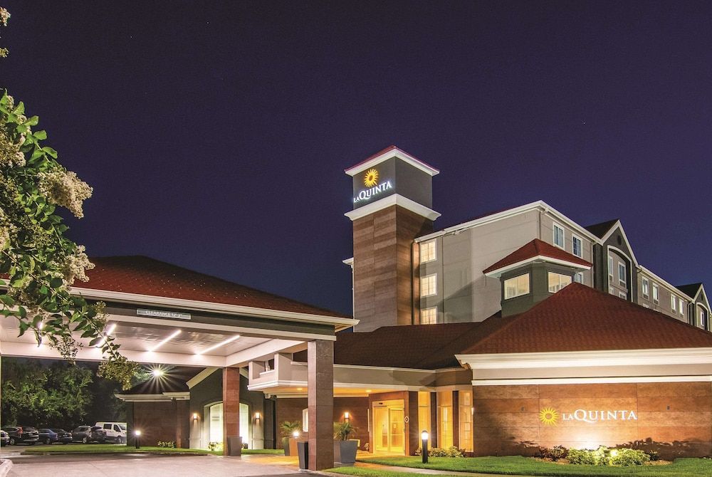 undefined La Quinta Inn & Suites by Wyndham Orlando UCF 6