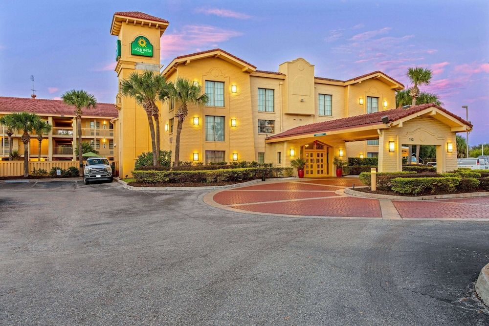 undefined La Quinta Inn by Wyndham Orlando Airport West 2