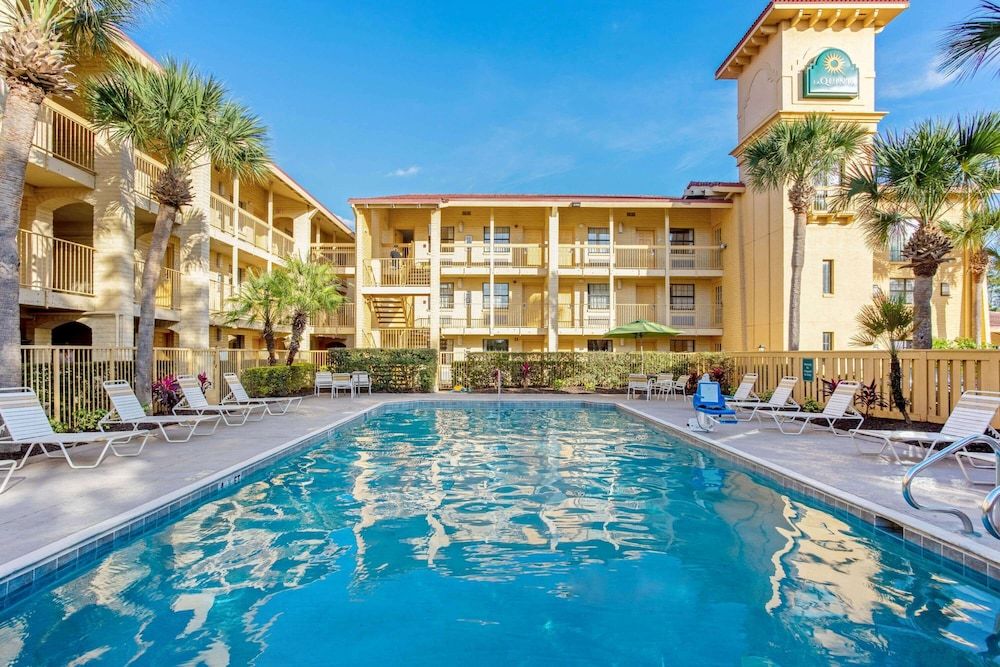 undefined La Quinta Inn by Wyndham Orlando Airport West