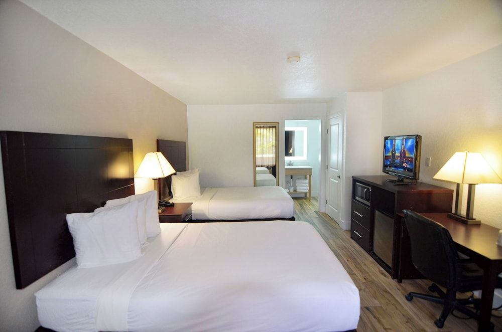 Hotel Monreale Express and Studios IDrive District Double Room, 2 Double Beds 4