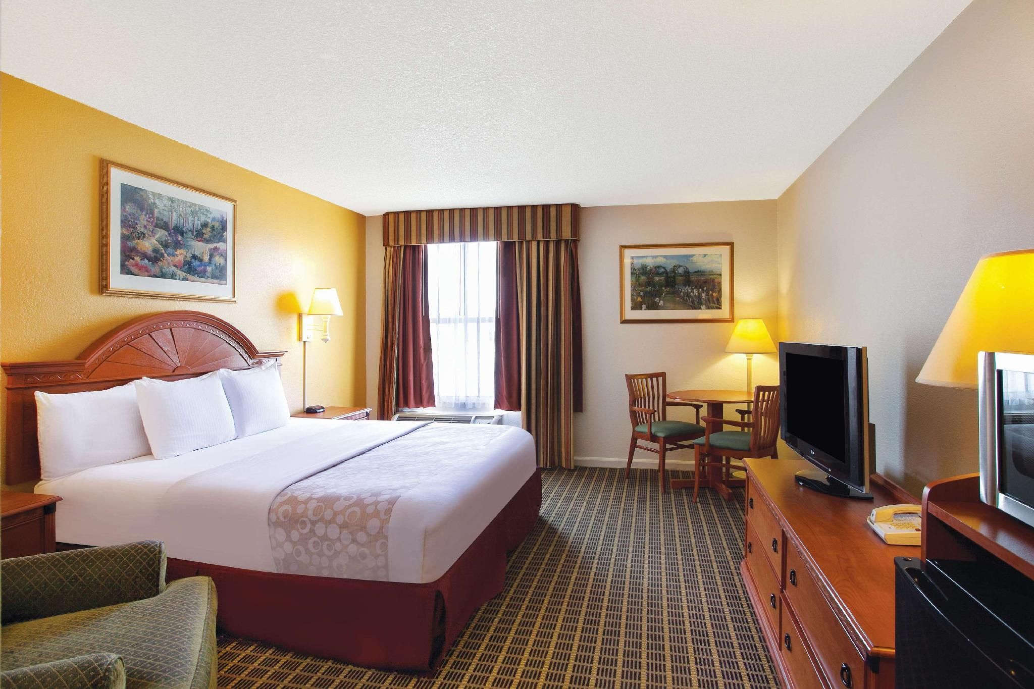 undefined La Quinta Inn by Wyndham Orlando International Drive North 6