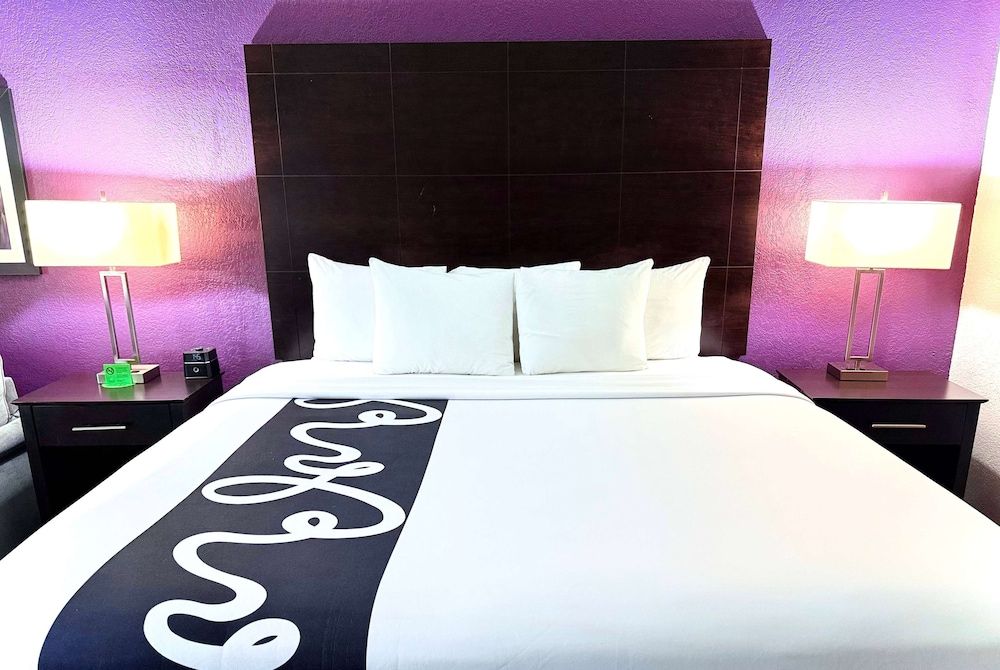 undefined La Quinta Inn & Suites by Wyndham Orlando Universal area 4