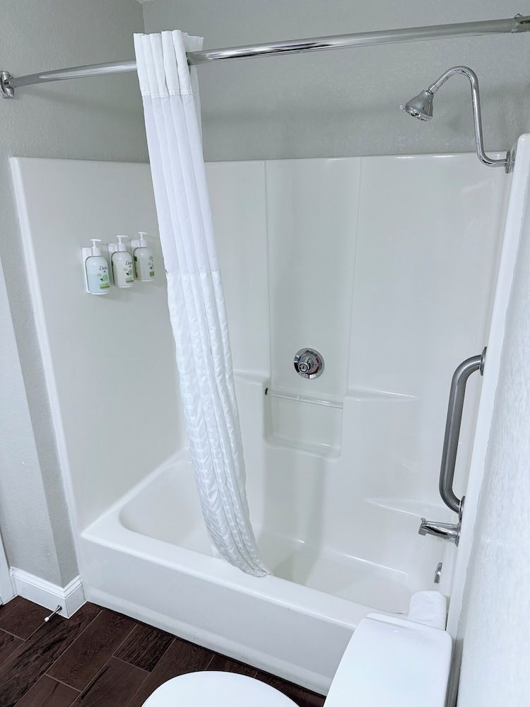 undefined La Quinta Inn & Suites by Wyndham Orlando Universal area 9