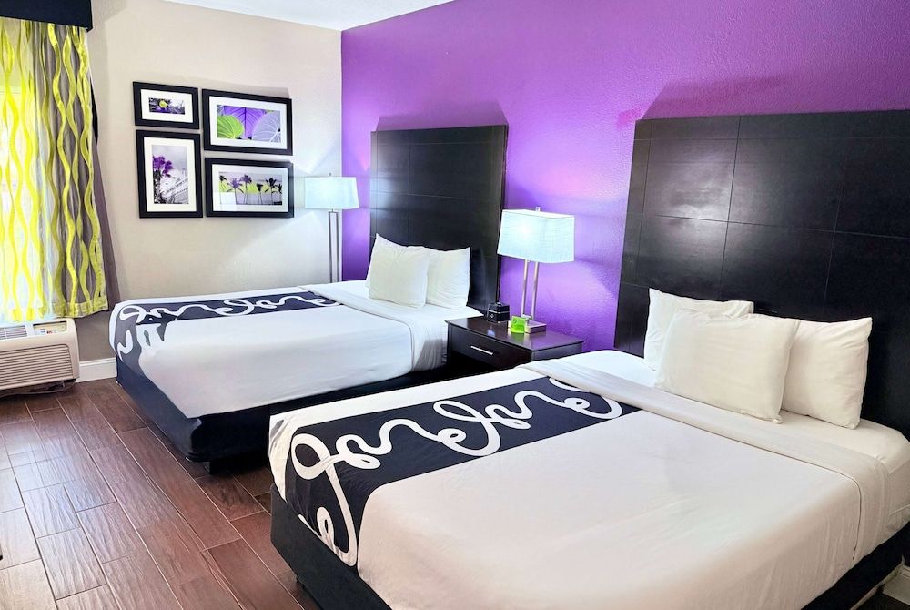 Room, 2 Queen Beds, Non Smoking