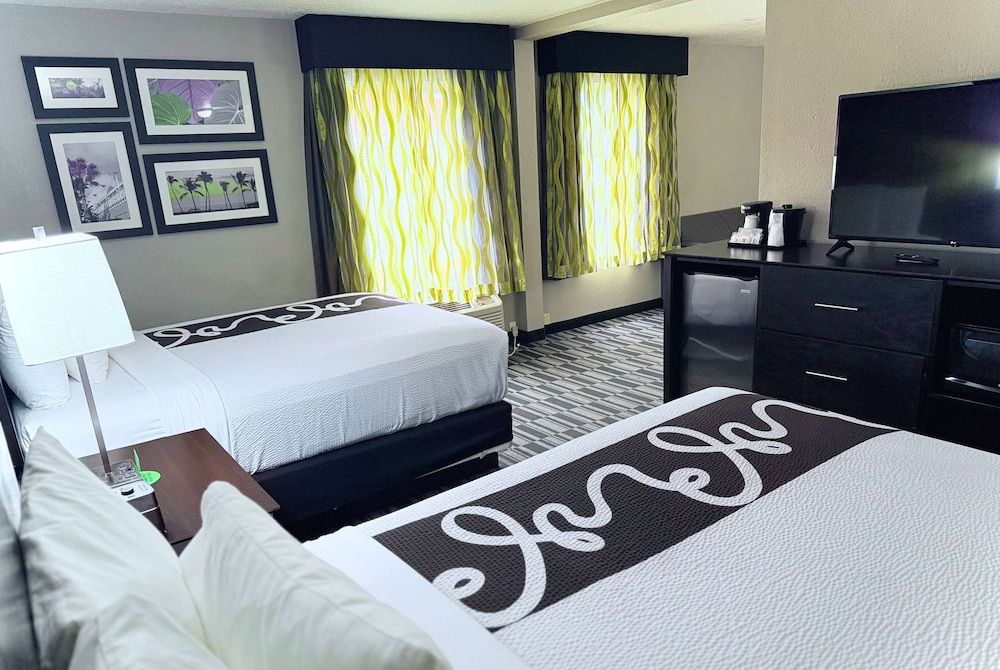 undefined La Quinta Inn & Suites by Wyndham Orlando Universal area 7