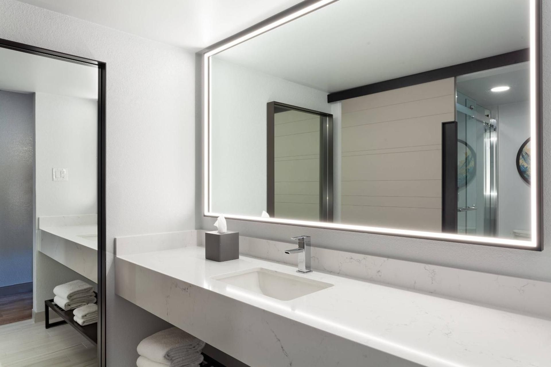 King or Queen Room with Laser Pool View