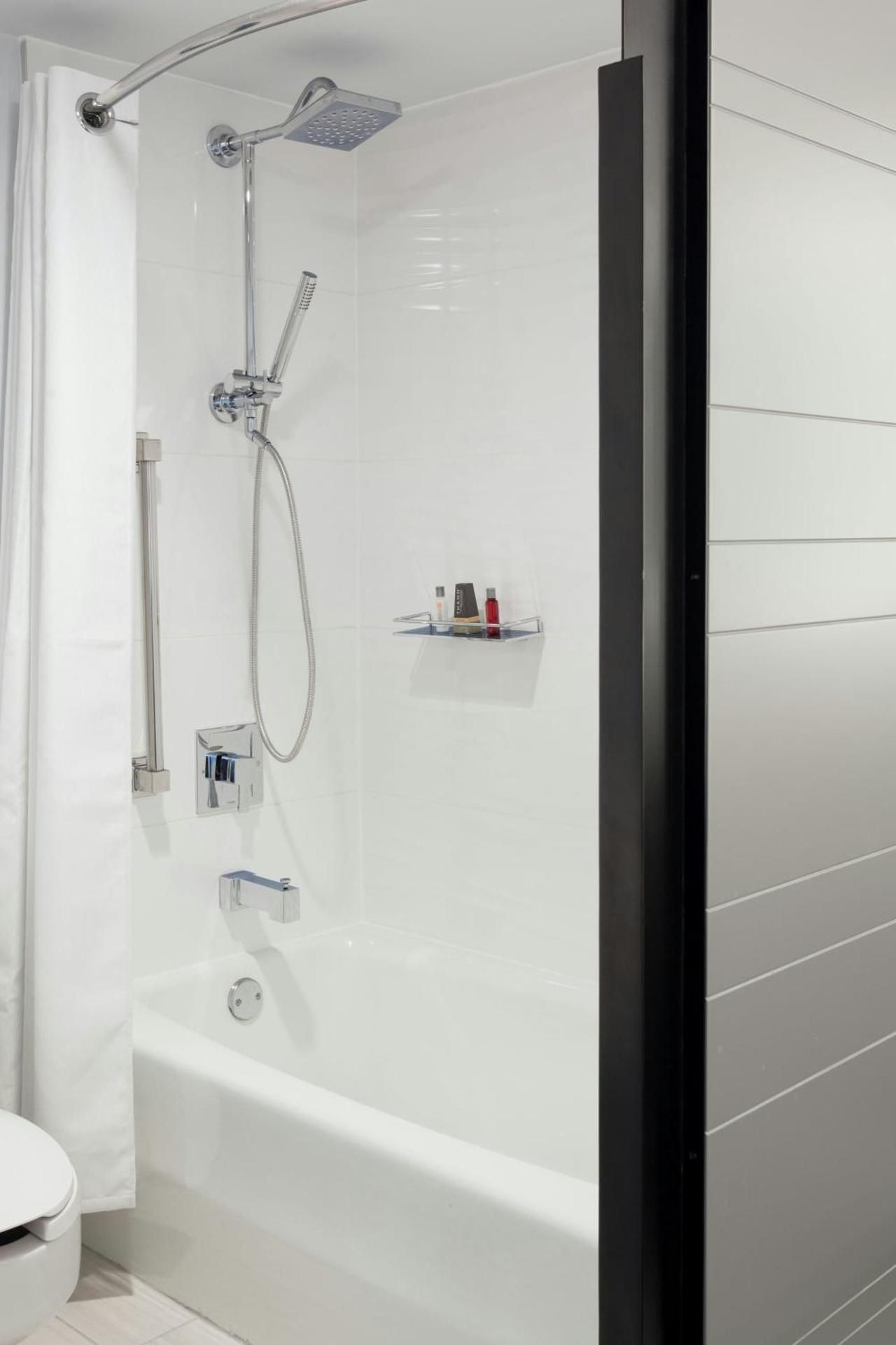 King or Queen Room with Laser Pool View