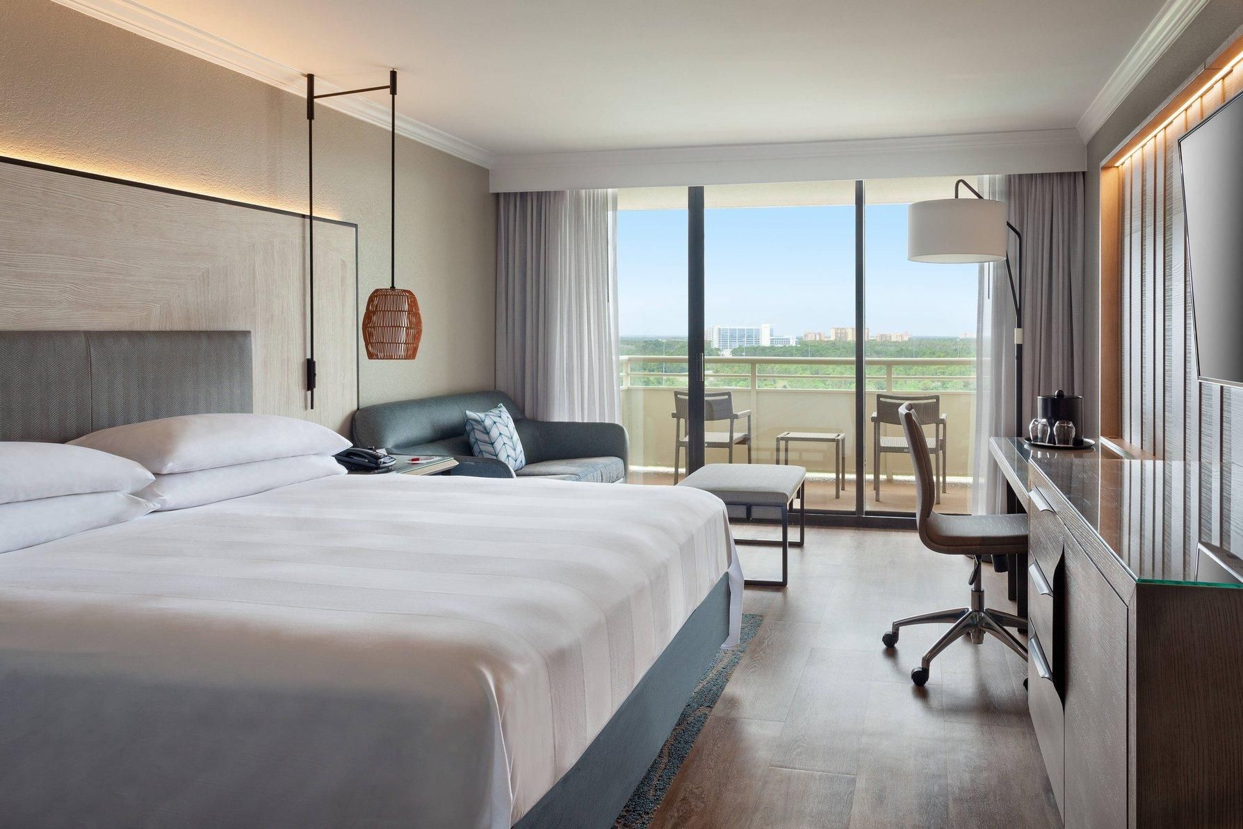 Guest Room, 1 King, Water Park View, Balcony