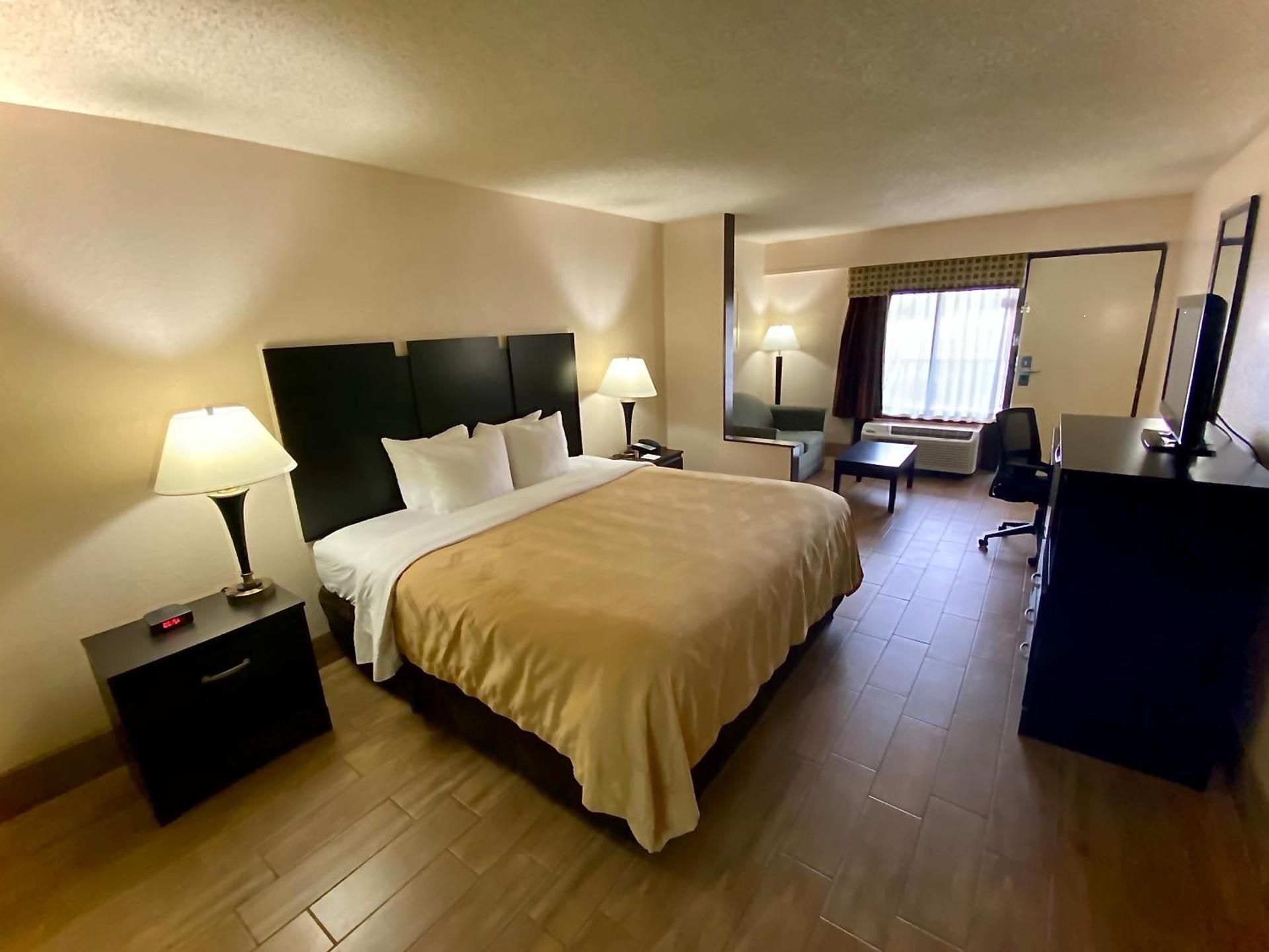 undefined Quality Inn & Suites Orlando Airport 4