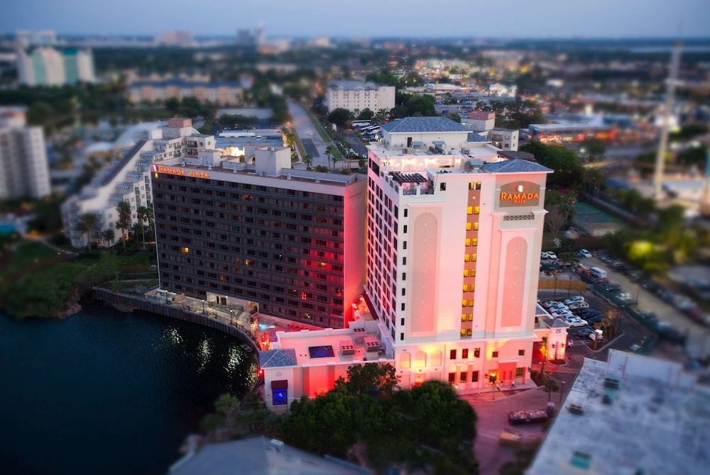 undefined Ramada Plaza Resort & Suites by Wyndham Orlando Intl Drive 8