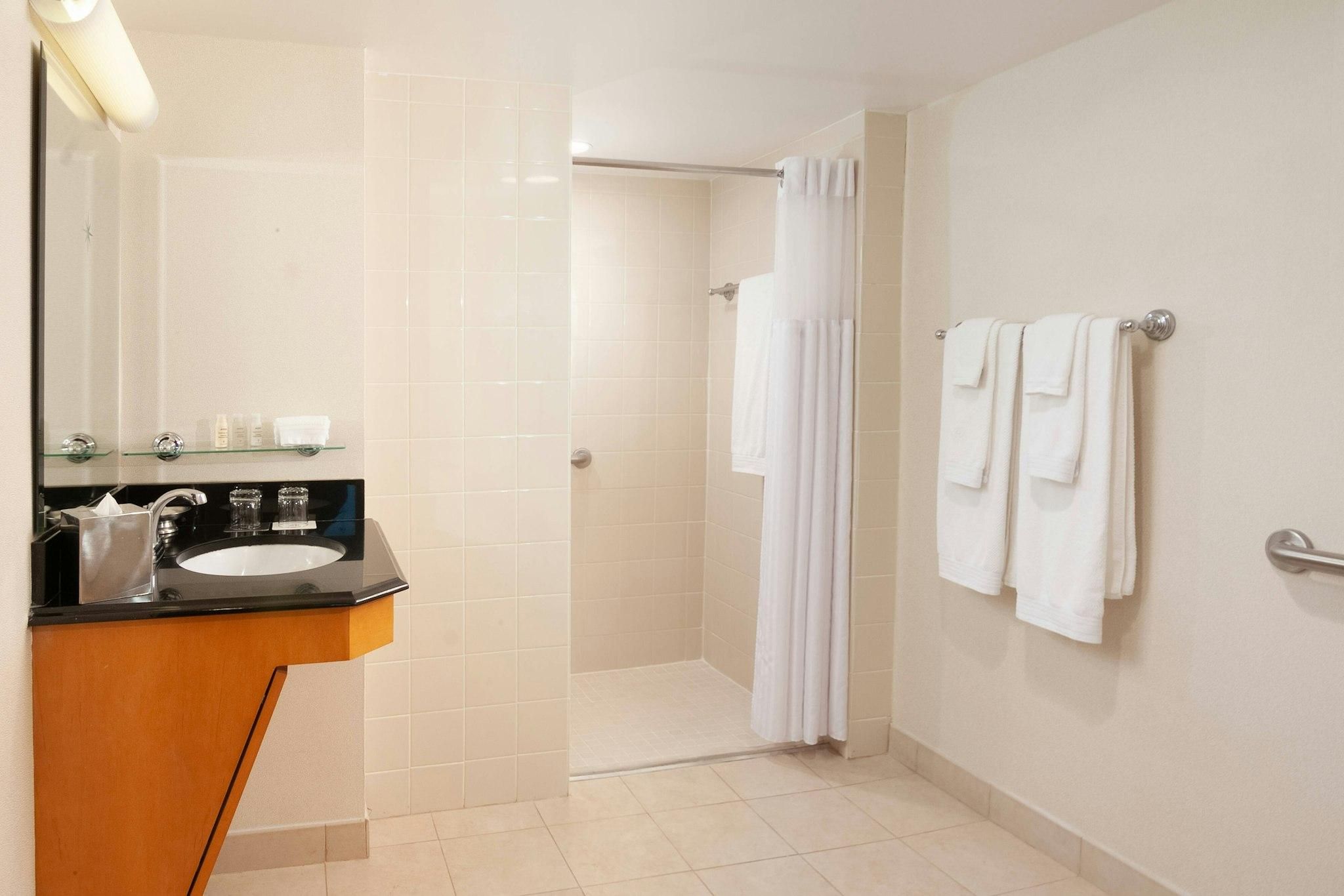 Renaissance Orlando Airport Hotel by Marriott Guest room, 2 Queen 2