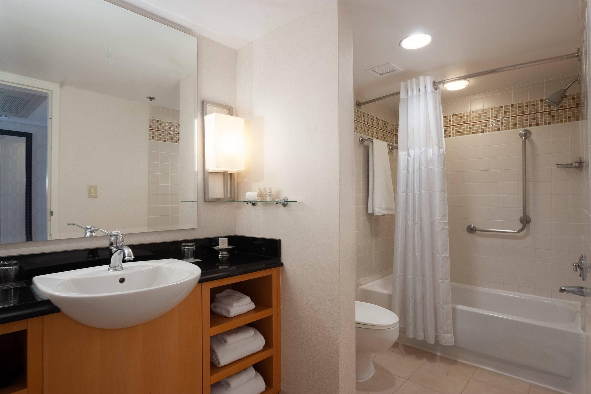 Renaissance Orlando Airport Hotel Guest room, 2 Queen 2