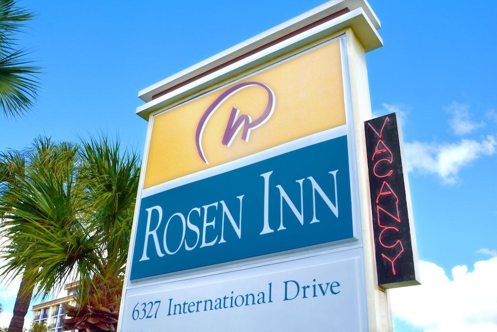 undefined Rosen Inn, closest to Universal 4