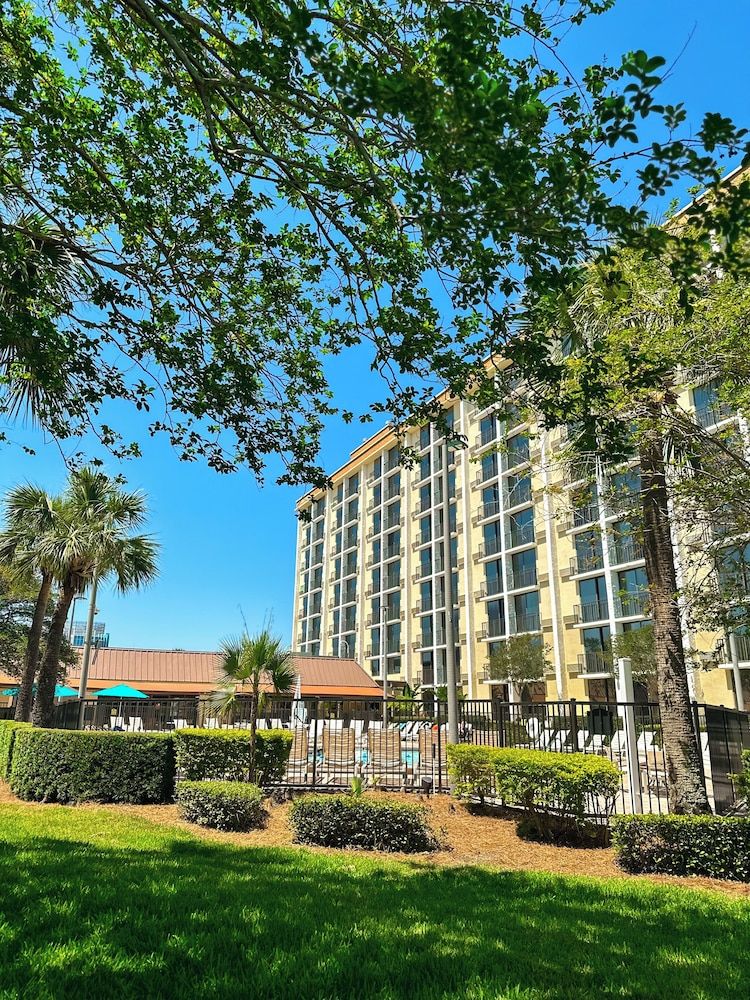 undefined Rosen Inn, closest to Universal 7