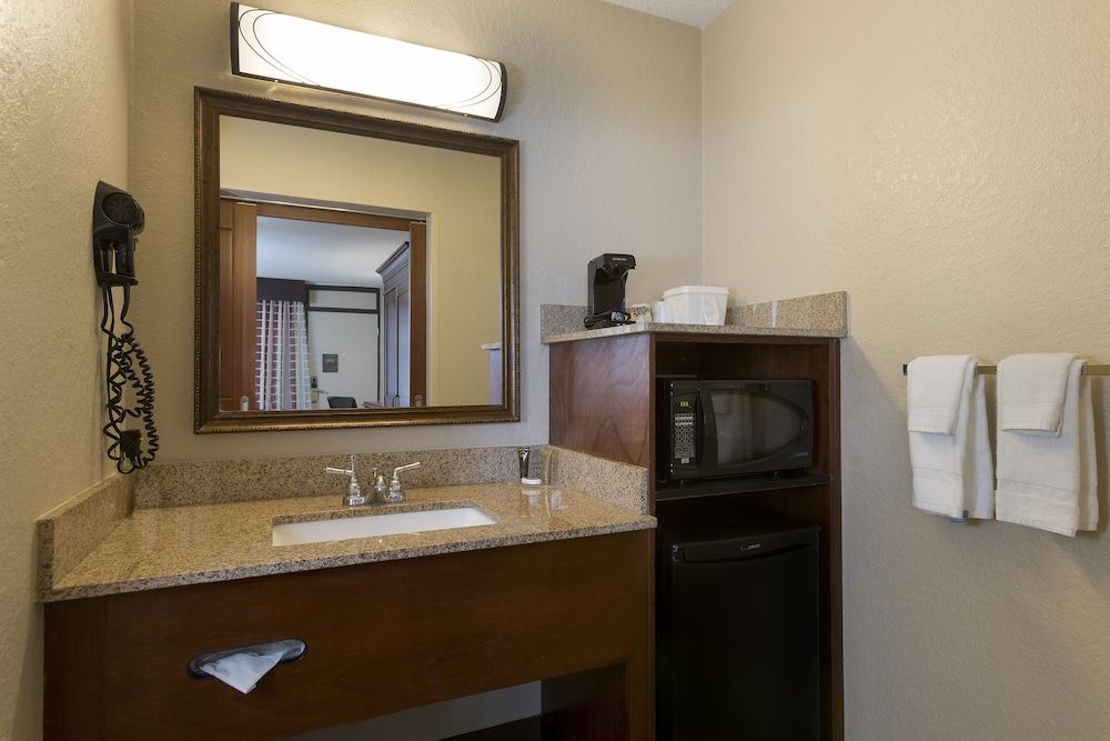 Rosen Inn, closest to Universal Deluxe Double Room, 2 Double Beds, Non Smoking 5