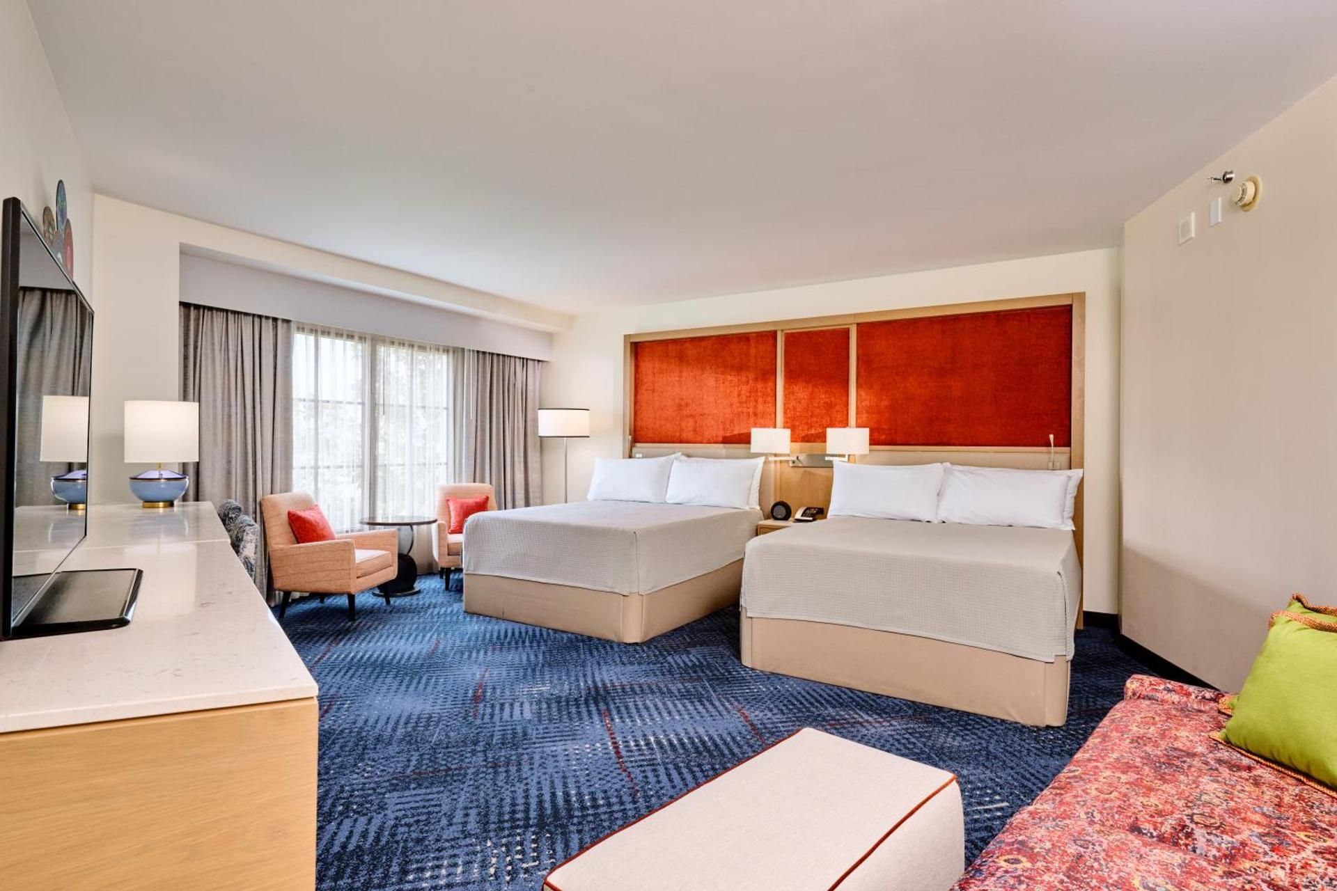 Deluxe Two Queen Room (Includes FREE Universal Express Unlimited)