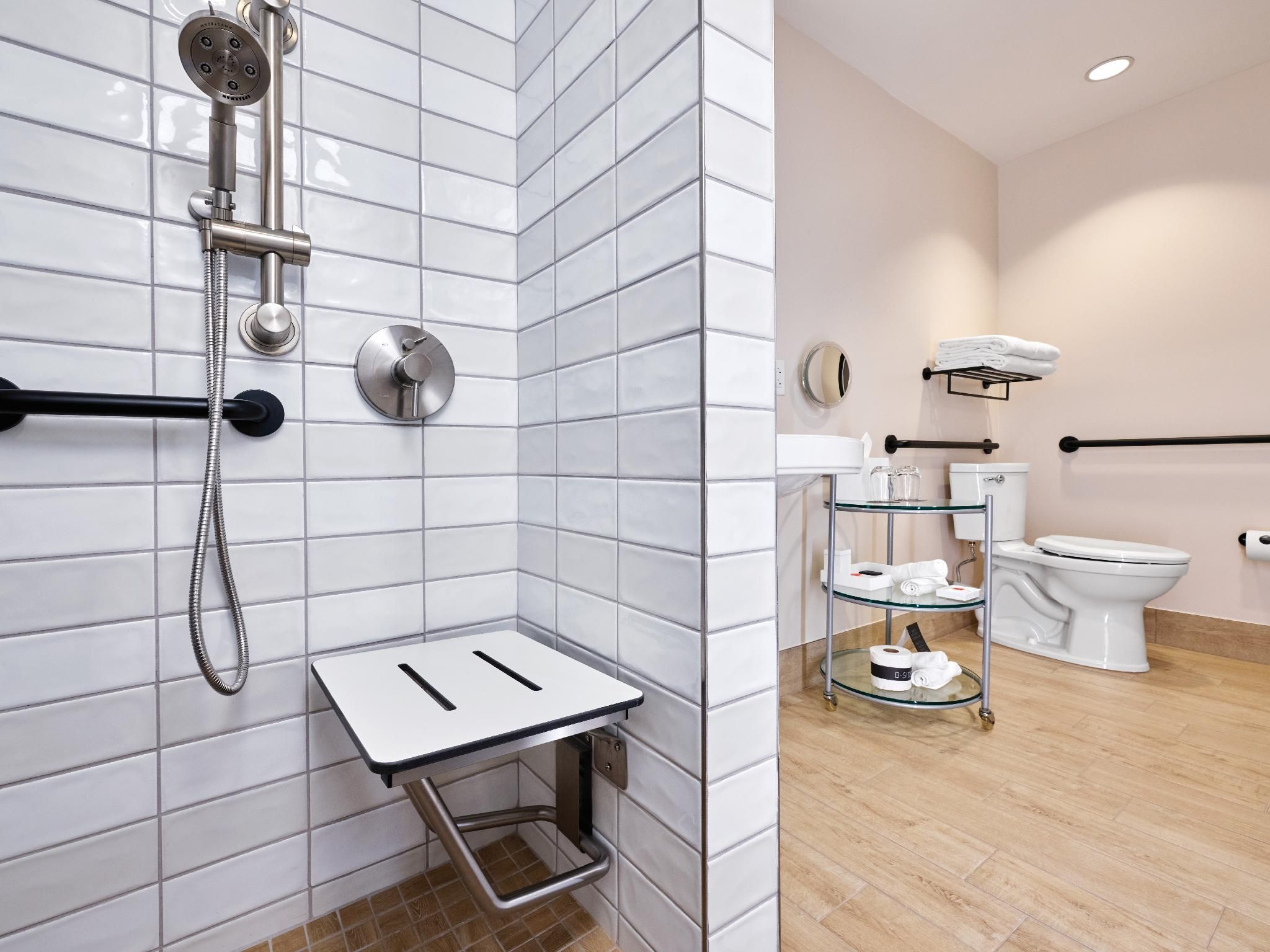 Mobility Accessible Garden View 2 Queen, w/roll-in shower (InclFREE Universal Express Unltd)