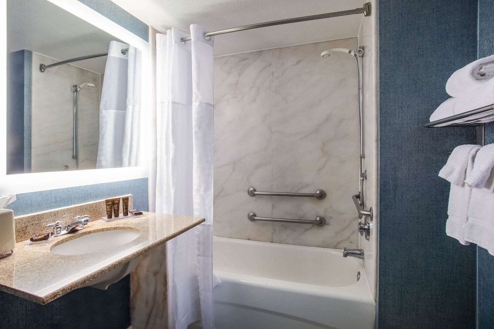 undefined Wingate by Wyndham - Orlando International Airport 10