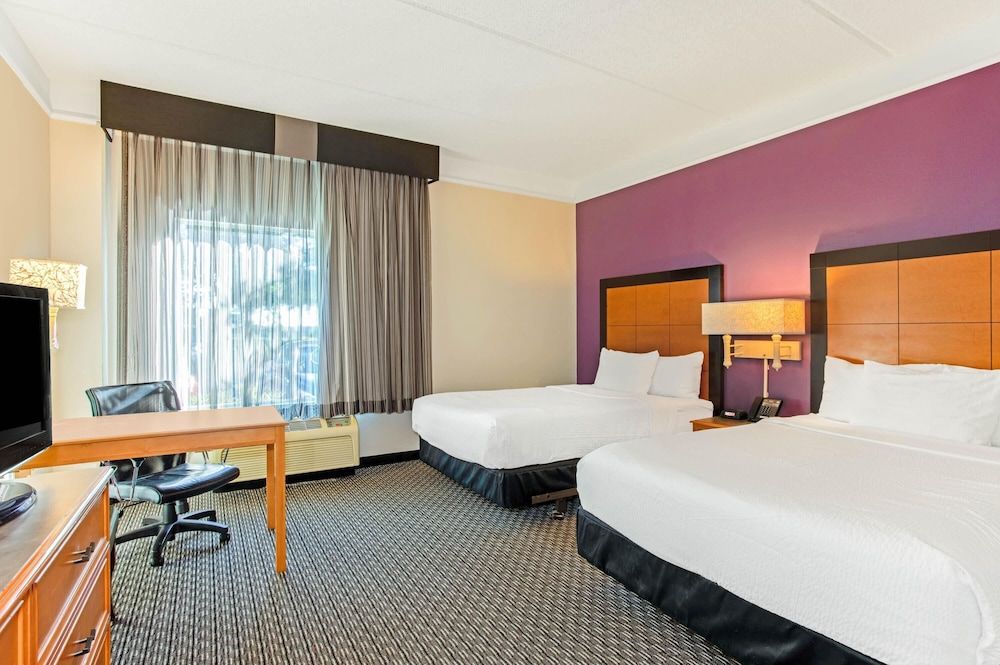 undefined La Quinta Inn & Suites by Wyndham Orlando I Drive/Conv Ctr 2