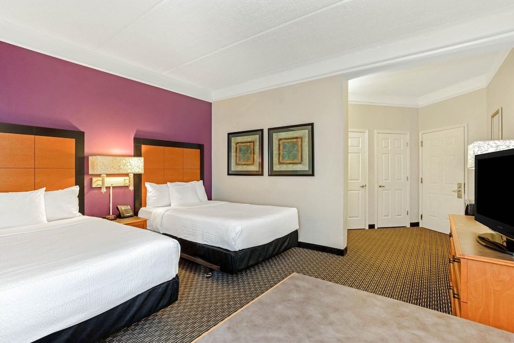 La Quinta Inn & Suites by Wyndham Orlando I Drive/Conv Ctr Standard Room, 2 Double Beds 3