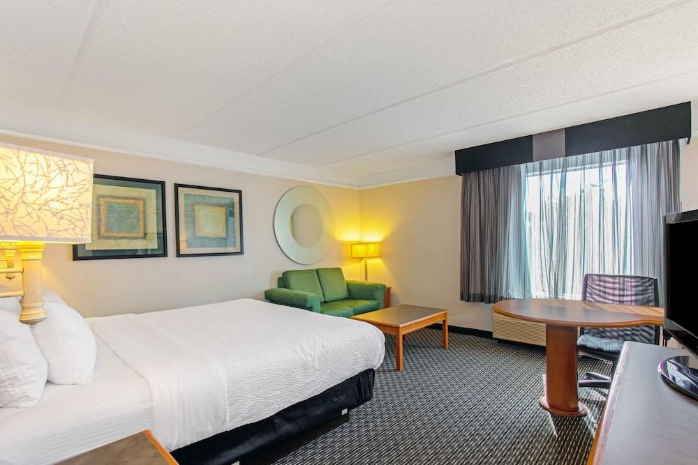 undefined La Quinta Inn & Suites by Wyndham Orlando I Drive/Conv Ctr 3