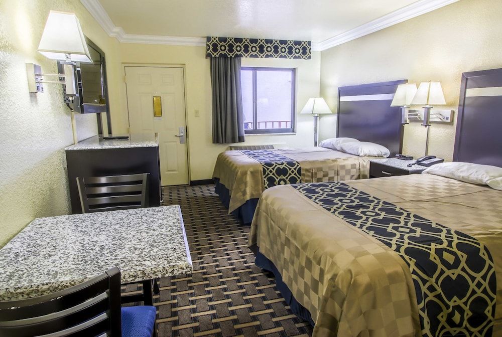 Inn of America - Palm Beach Gardens Standard Double Room, 2 Double Beds 3