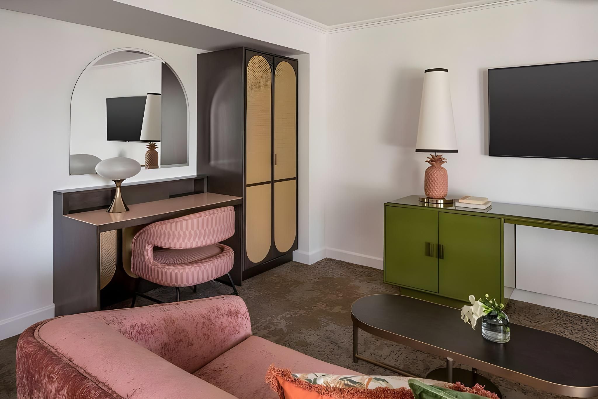 Accessible Premium 2 Queen Junior Suite