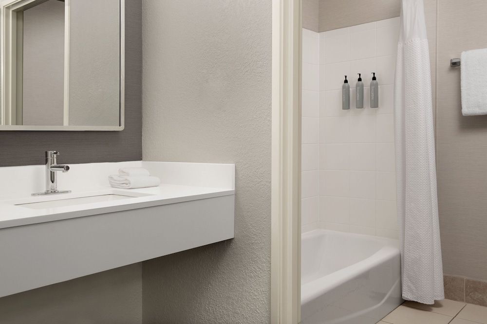 Room, 2 Queen Beds (Hearing Accessible)