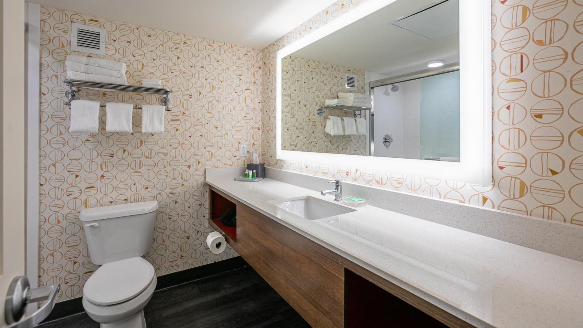 Standard Corner King Room