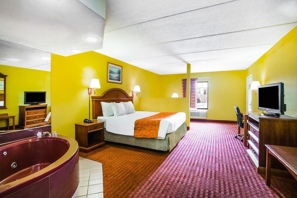 Suite, 1 King Bed, Non Smoking