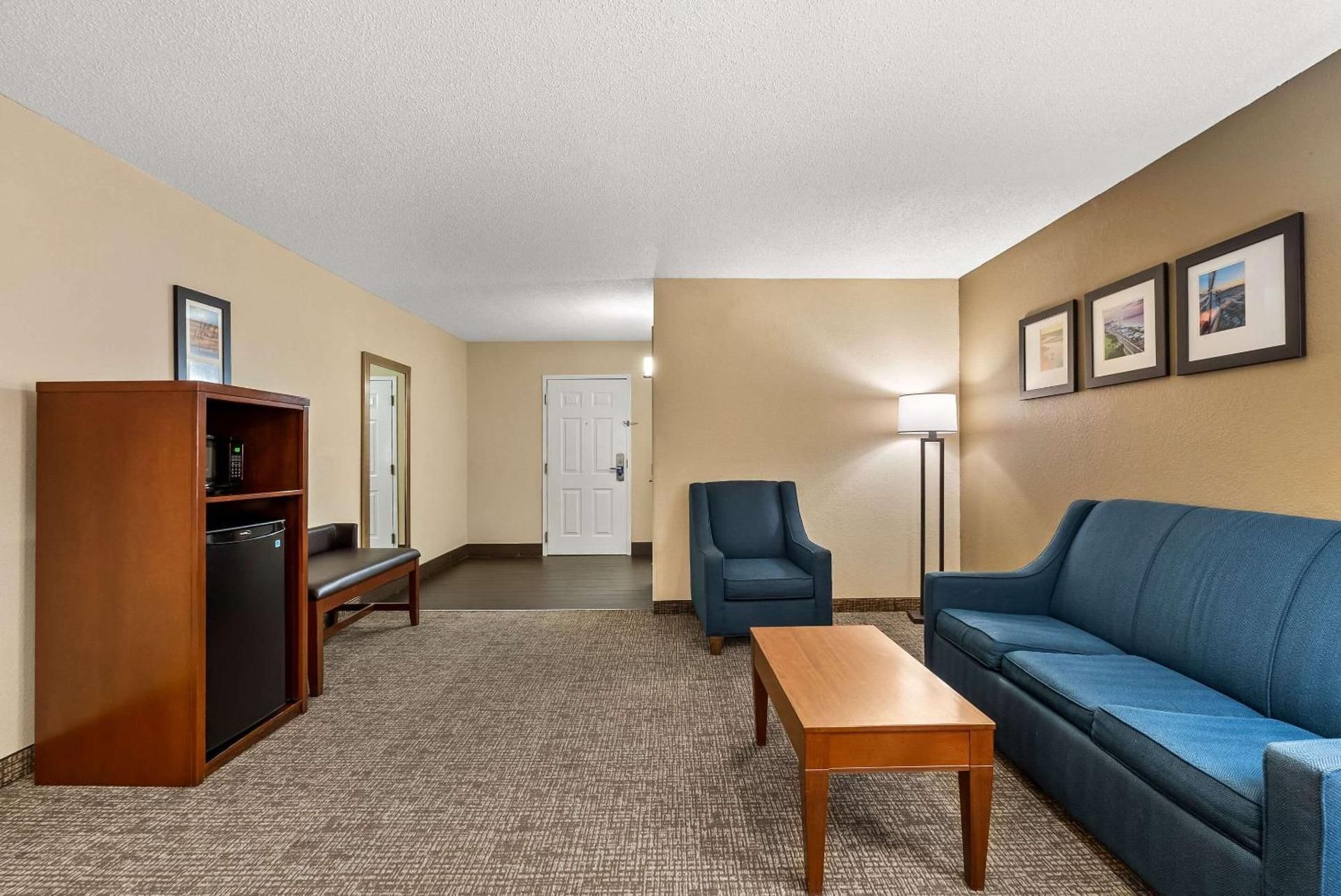 King Suite with Sofa Bed - Non-Smoking